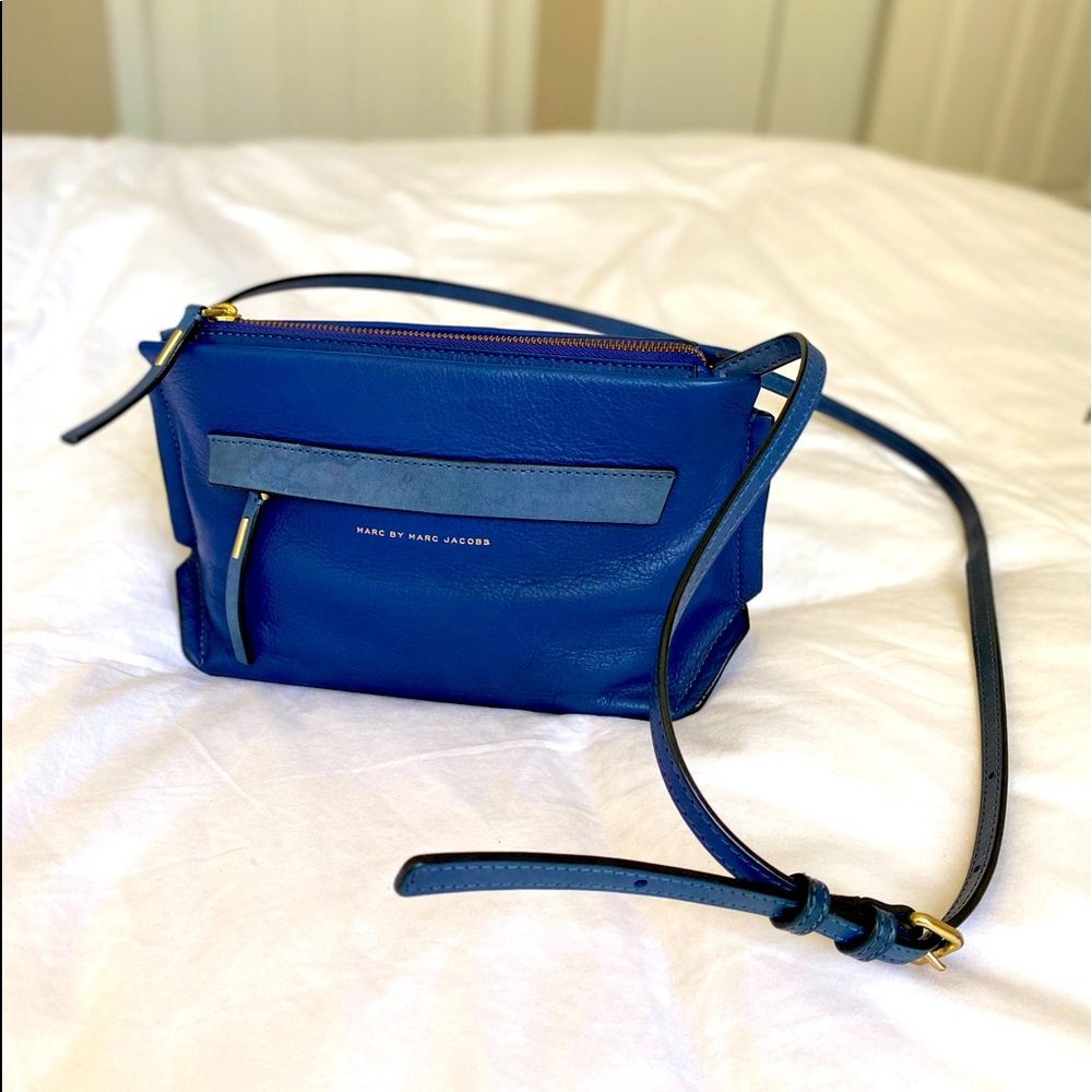 MARC BY MARC JACOBS BLUE LEATHER CROSSBODY